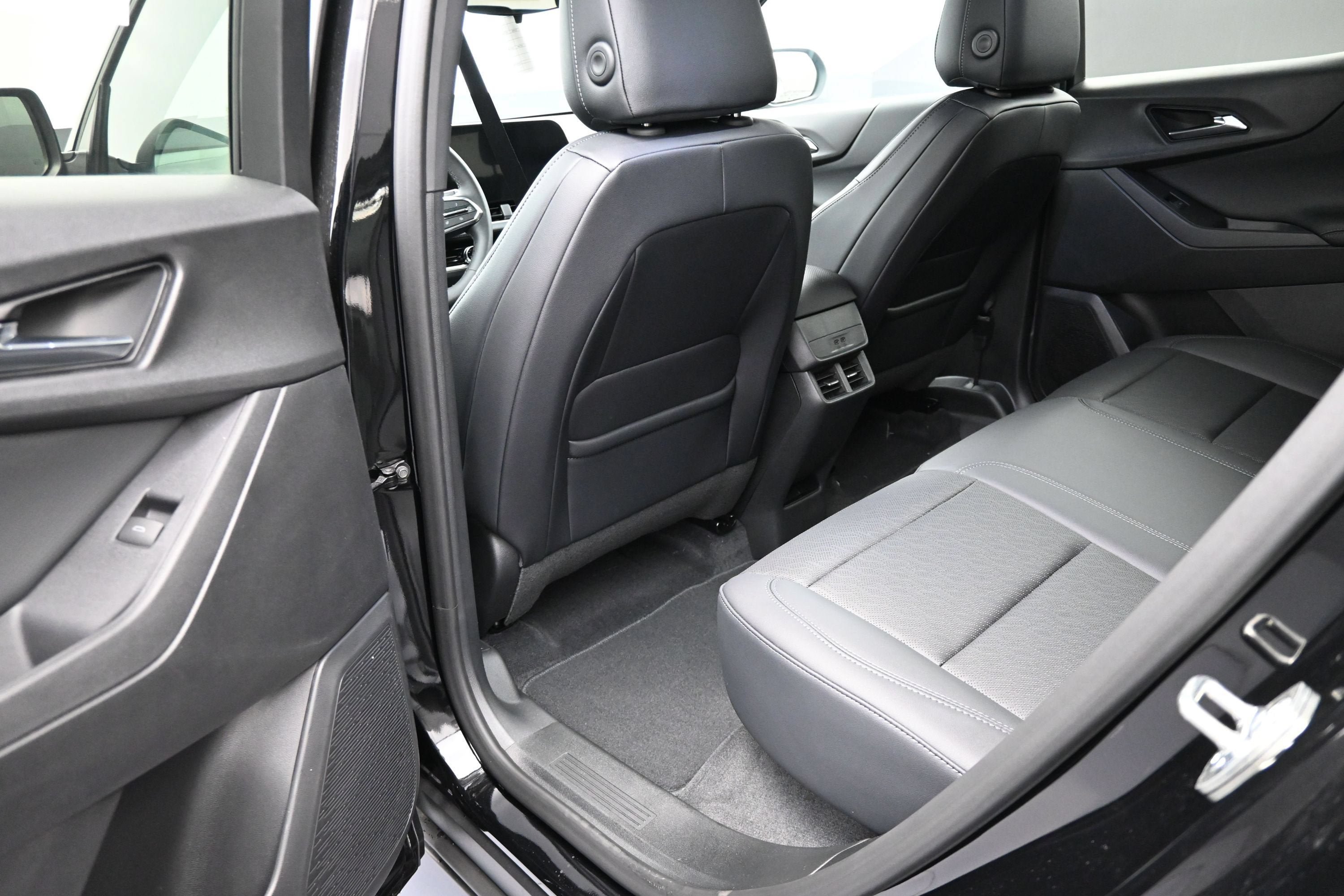 New 2027 Chevrolet Equinox LT w/ Convenience Package II AWD/4WD image 29