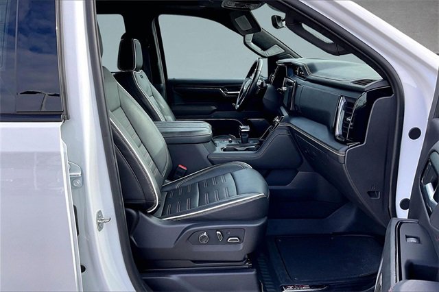 Used 2024 GMC Sierra 1500 AT4X image 7