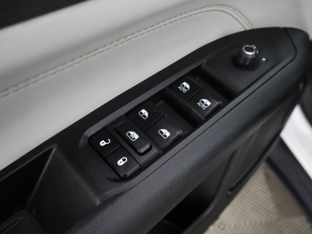 Used 2024 Jeep Compass Limited AWD/4WD image 36
