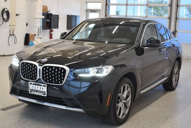 Used 2025 BMW X4 xDrive30i w/ Premium Package AWD/4WD image 9