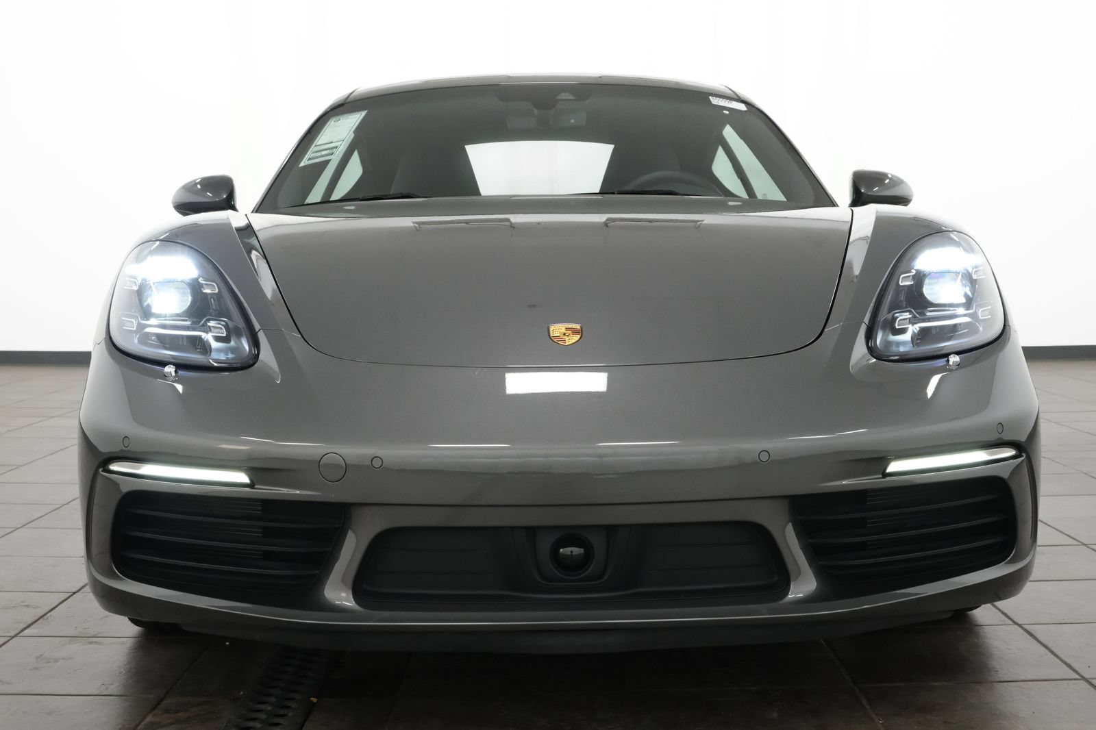 Used 2021 Porsche 718 Cayman RWD image 9
