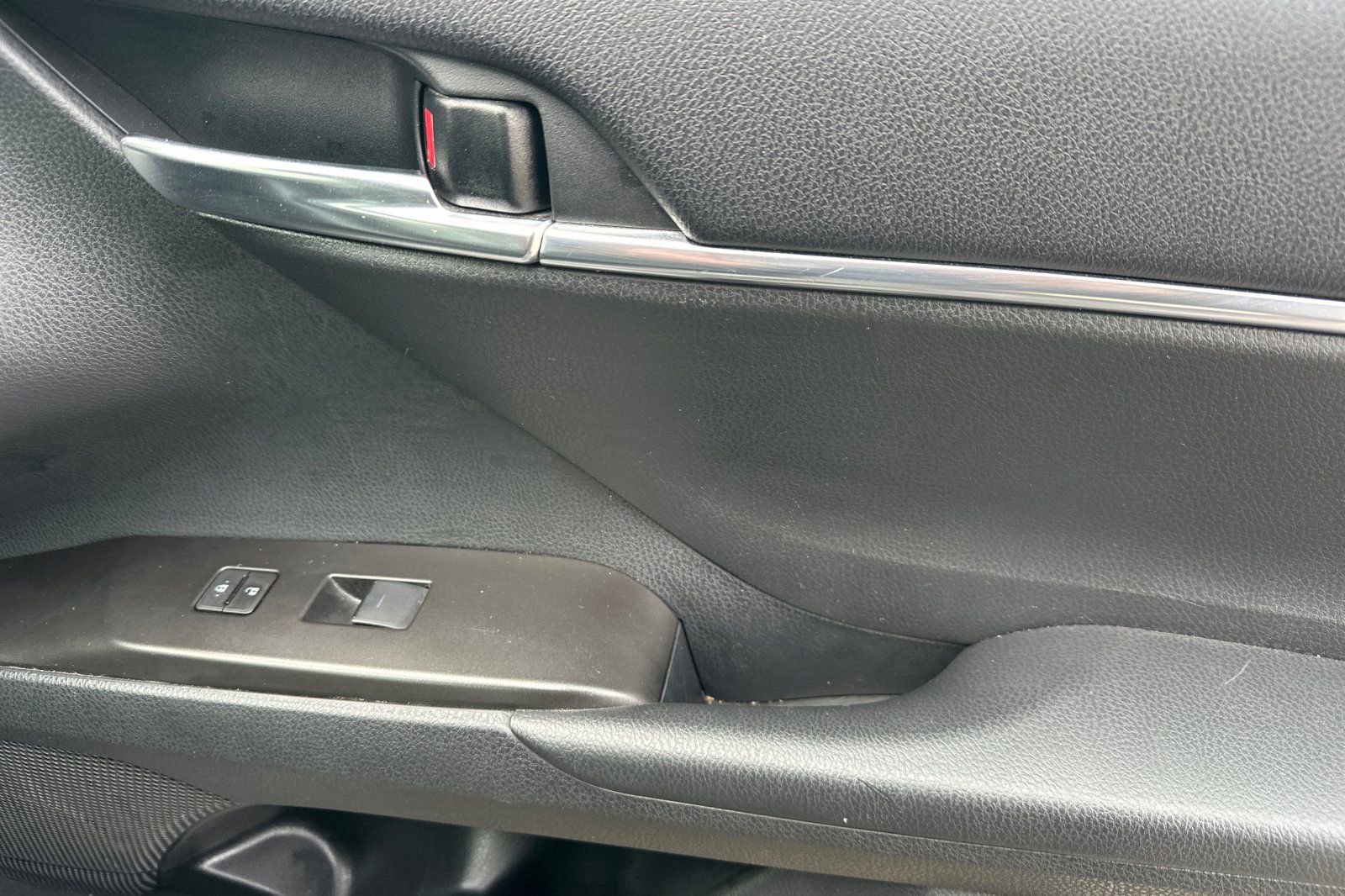 Used 2024 Toyota Camry SE image 20