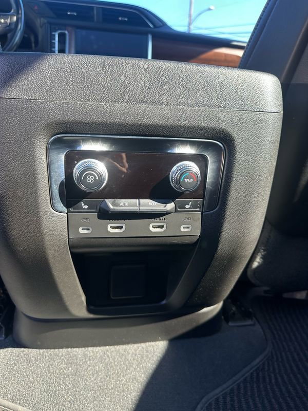 Used 2023 GMC Yukon Denali Ultimate image 21