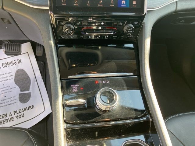 Used 2023 Jeep Grand Cherokee Limited image 17
