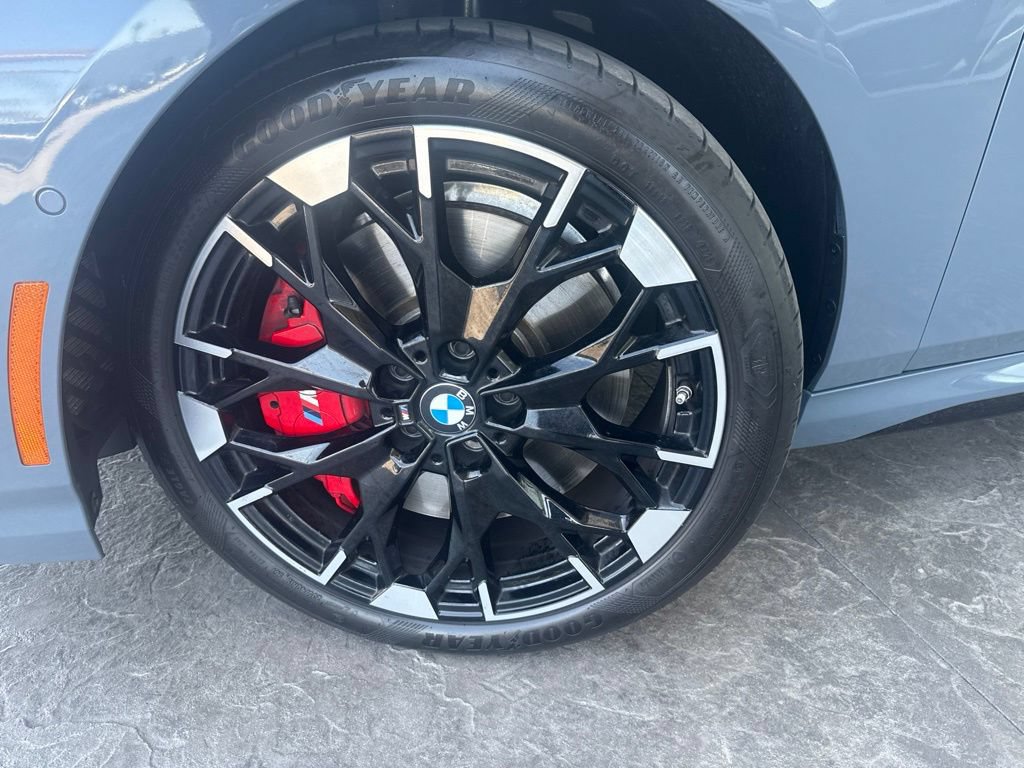 Used 2025 BMW M235i xDrive w/ M Sport Professional Package AWD/4WD image 5