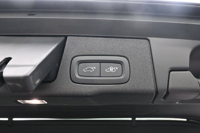 Used 2023 Volvo XC60 B5 Plus w/ Protection Package Premier AWD/4WD image 26
