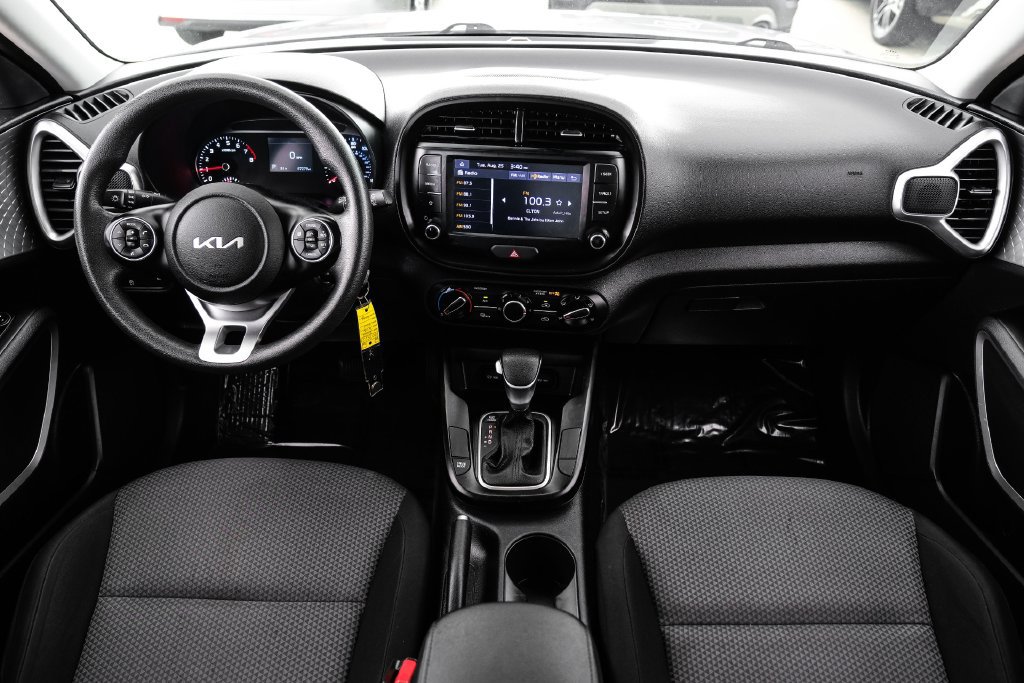 Used 2022 Kia Soul LX w/ Technology Package FWD image 12