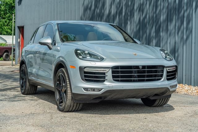 Used 2016 Porsche Cayenne Turbo AWD/4WD image 8