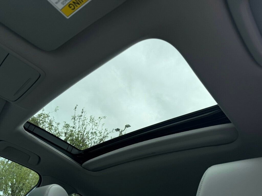 Used 2024 Acura Integra image 7