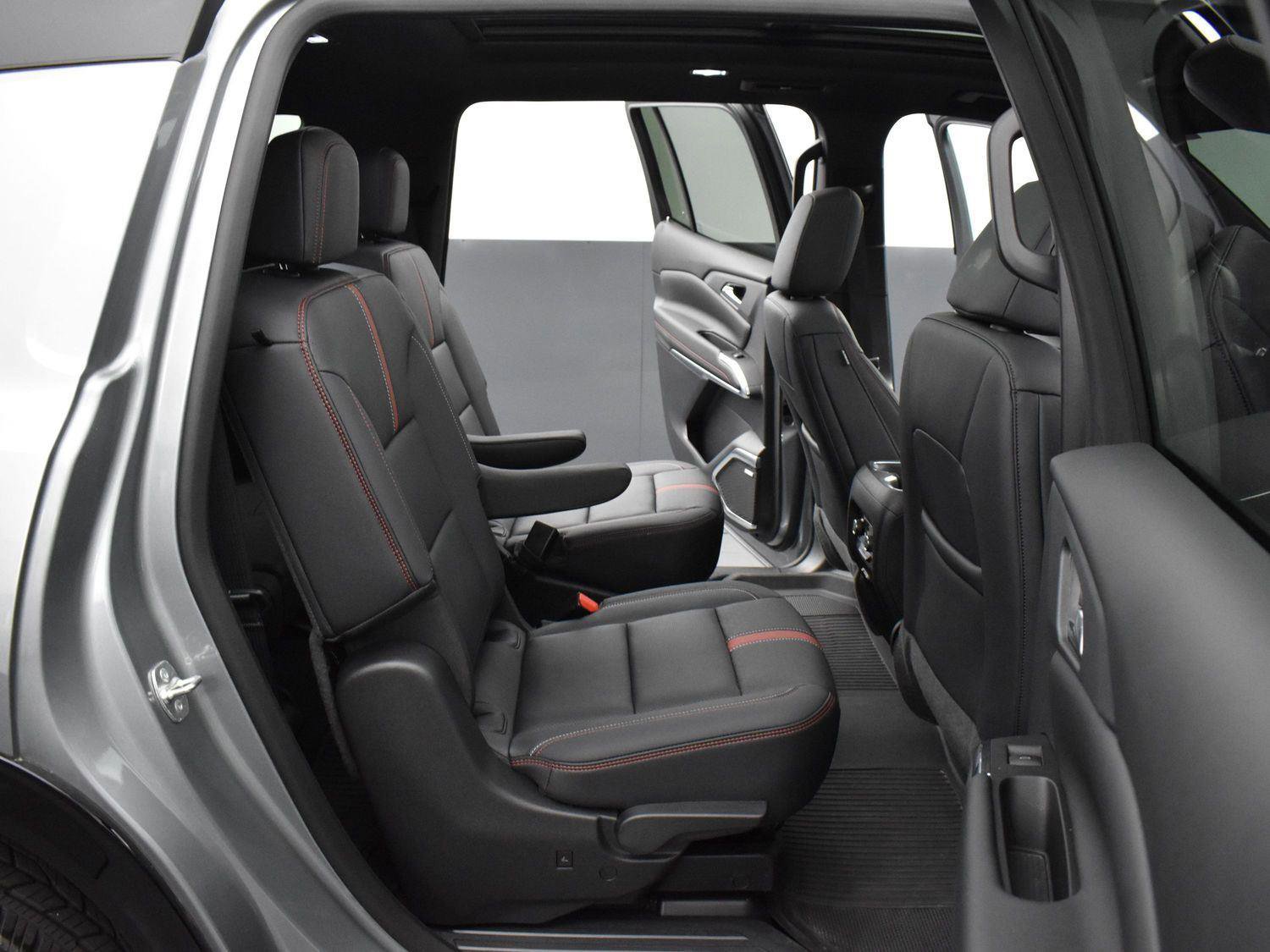 Used 2024 Chevrolet Traverse RS w/ LPO, Floor Liner Package AWD/4WD image 36