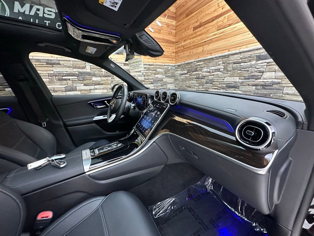 Used 2023 Mercedes-Benz GLC 300 4MATIC image 13