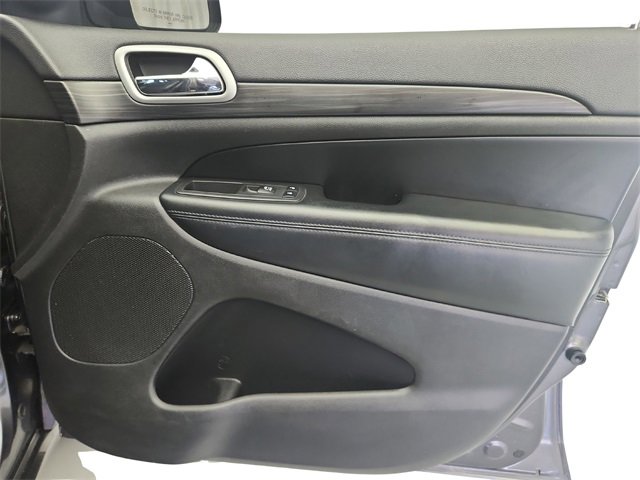 Used 2019 Jeep Grand Cherokee Altitude image 26