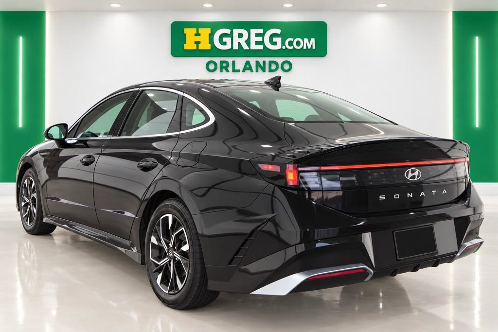Used 2024 Hyundai Sonata SEL AWD/4WD image 2