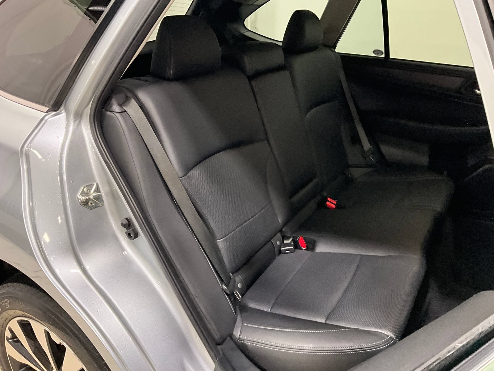 Used 2016 Subaru Outback 3.6R Limited AWD/4WD image 24