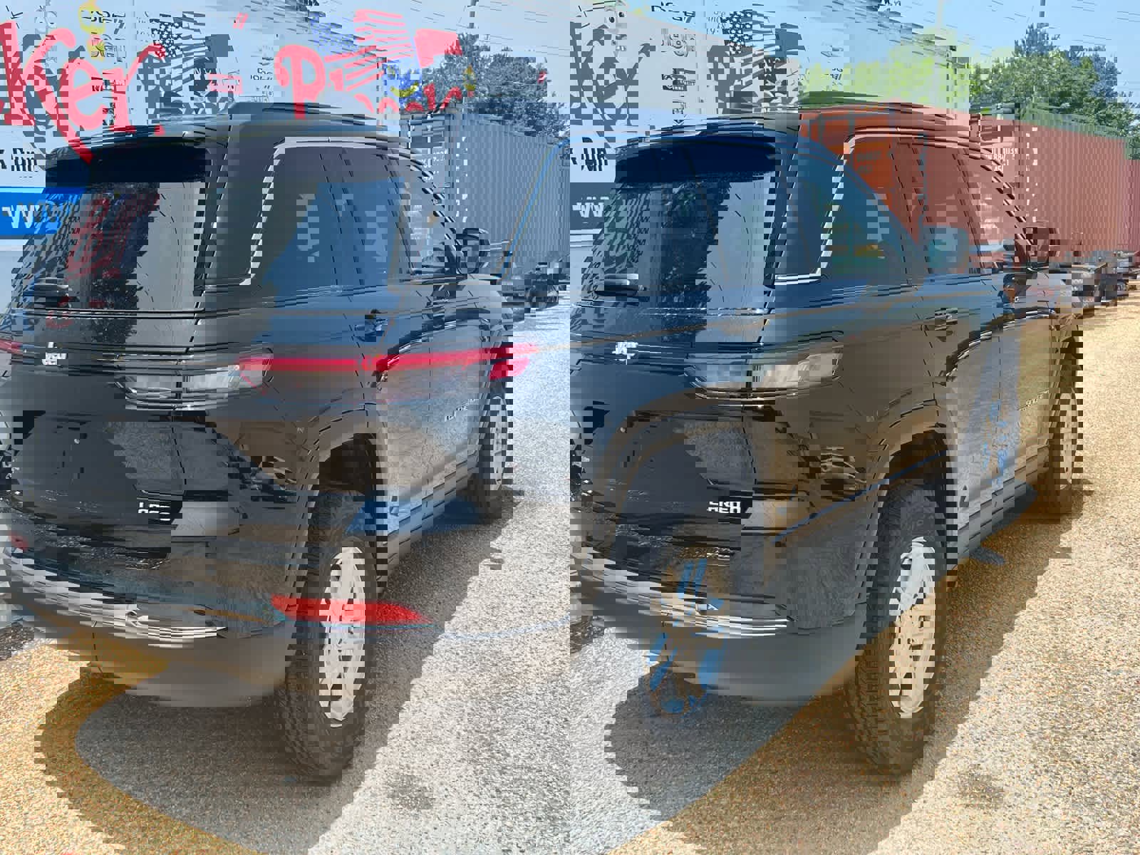 New 2025 Jeep Grand Cherokee Laredo w/ Luxury Tech Group I image 3