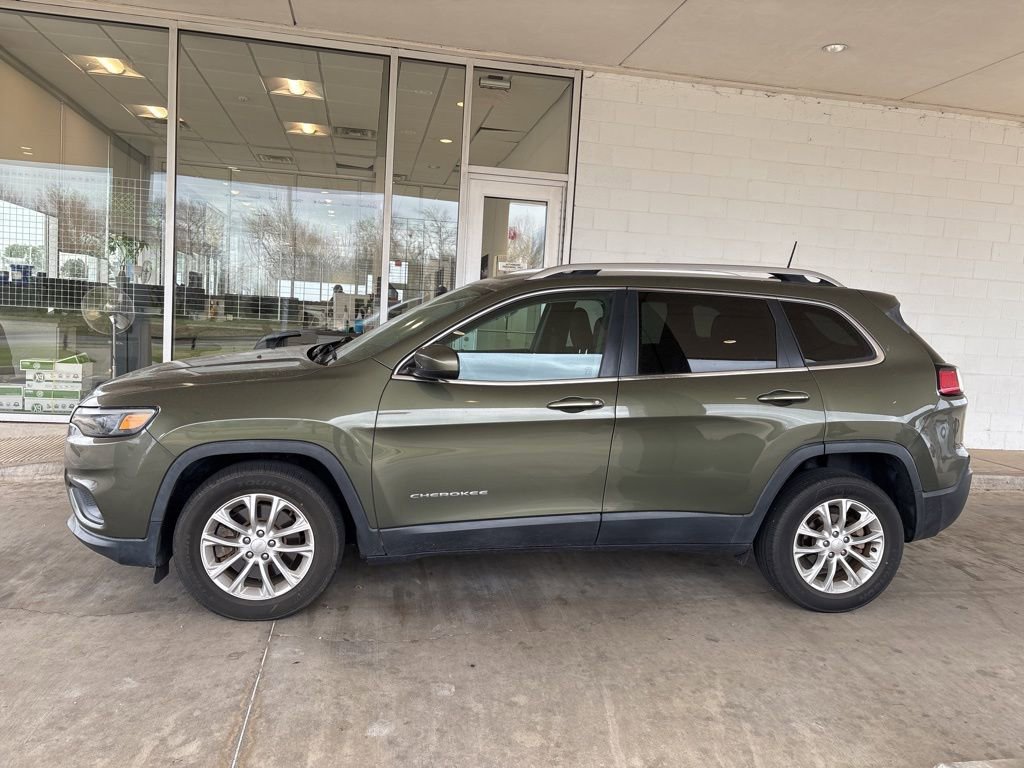 Used 2019 Jeep Cherokee Latitude w/ Popular Appearance Group image 3