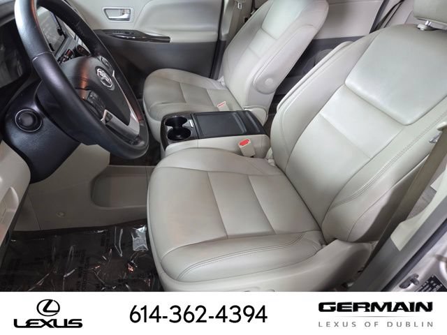 Used 2015 Toyota Sienna XLE FWD image 17