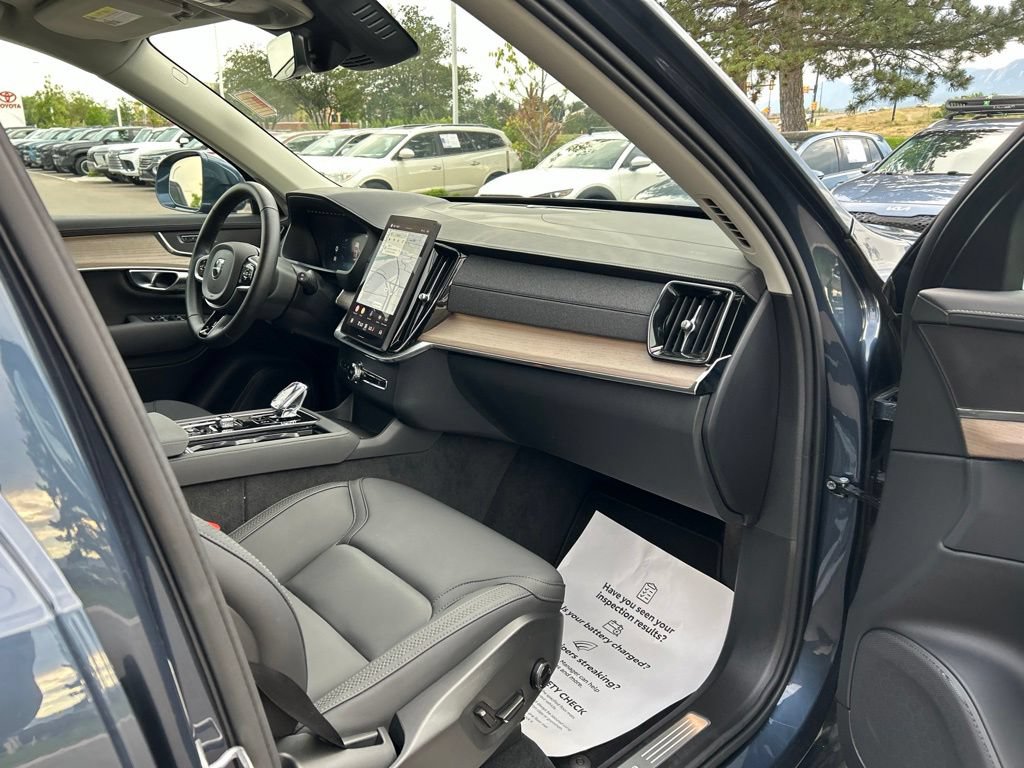 Used 2025 Volvo XC90 B6 Plus AWD/4WD image 12