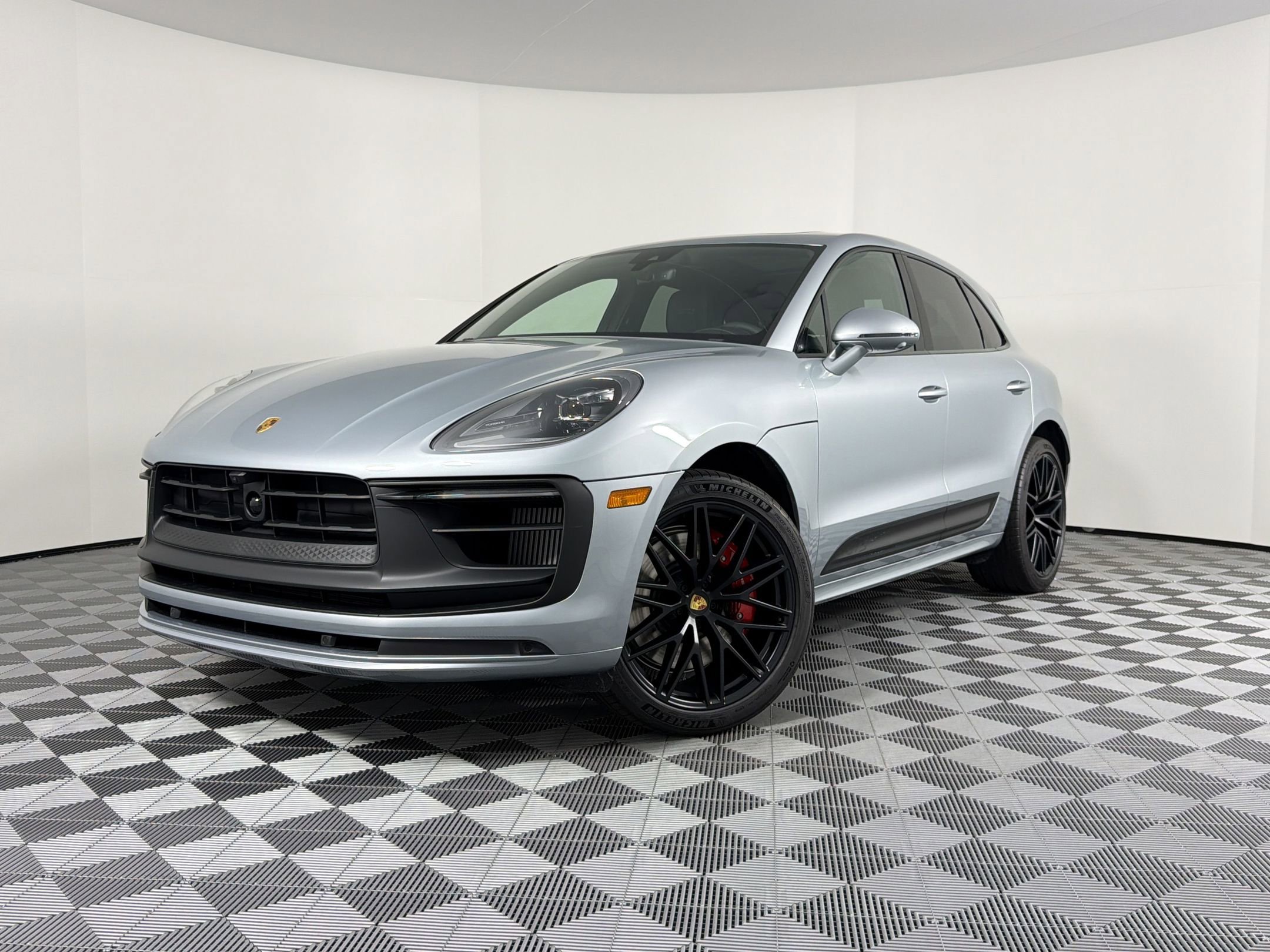 New 2026 Porsche Macan GTS AWD/4WD image 1