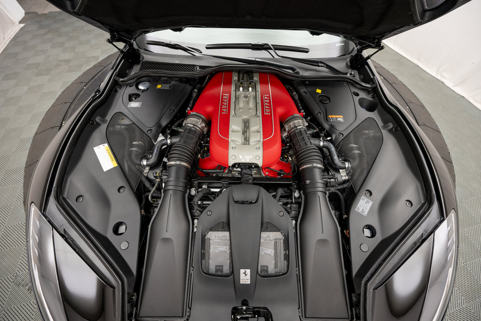 Used 2022 Ferrari 812 GTS RWD image 48