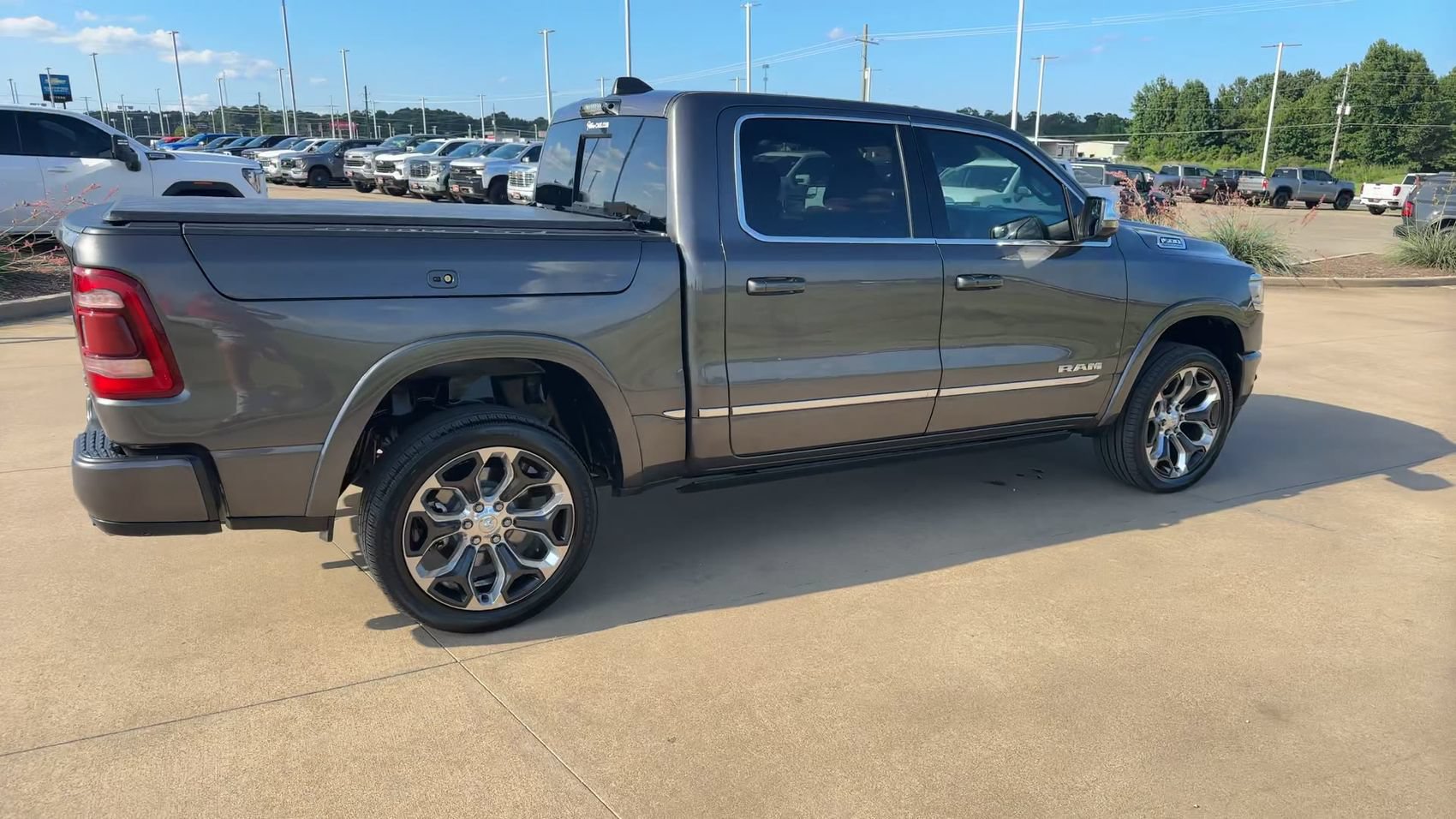 Used 2023 RAM 1500 Limited AWD/4WD image 9