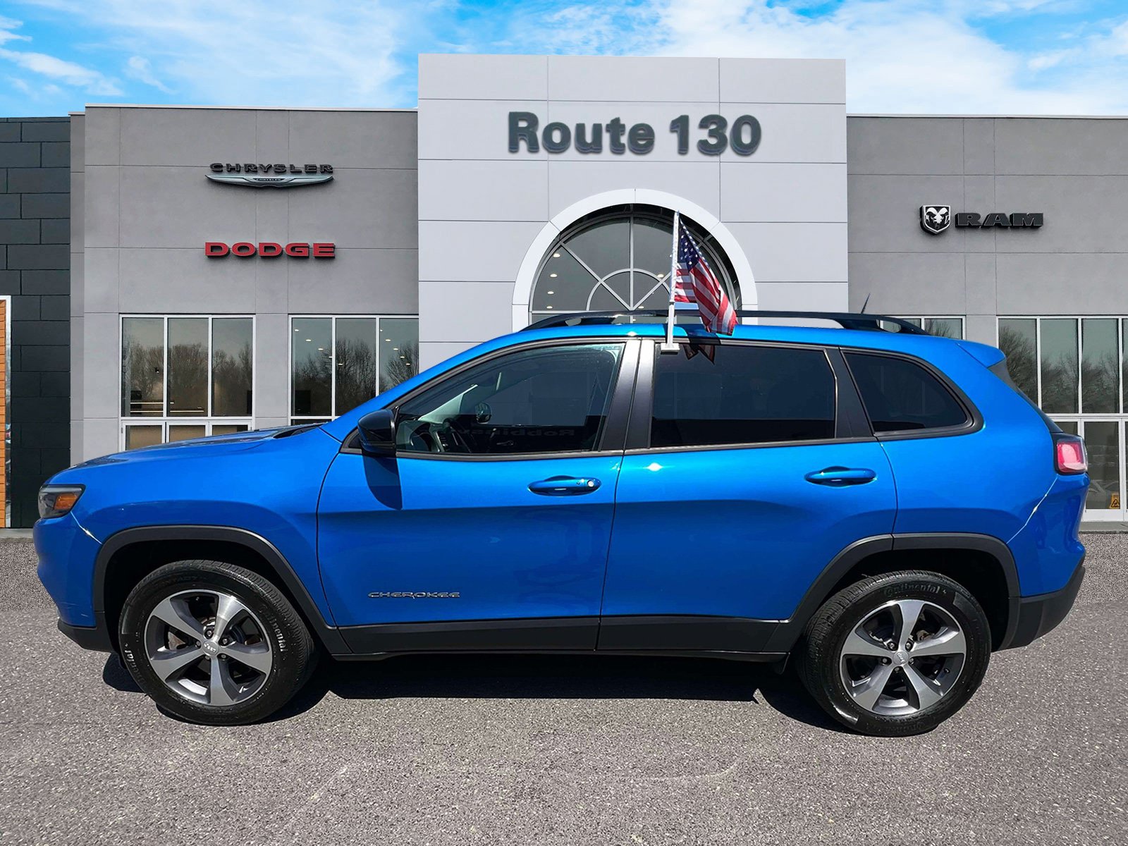 Used 2022 Jeep Cherokee Limited AWD/4WD image 5