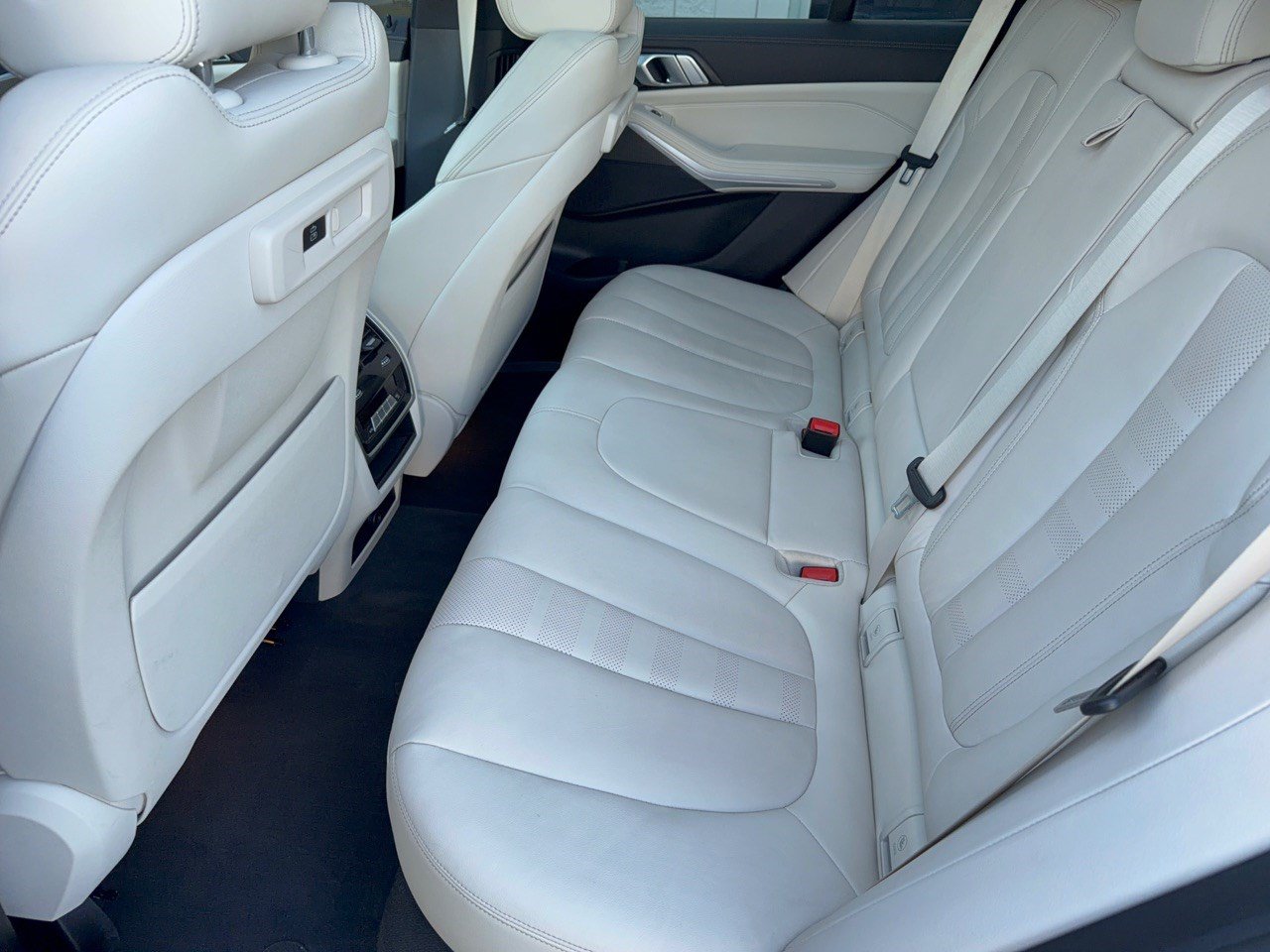 Used 2022 BMW X5 sDrive40i w/ M Sport Package RWD image 25