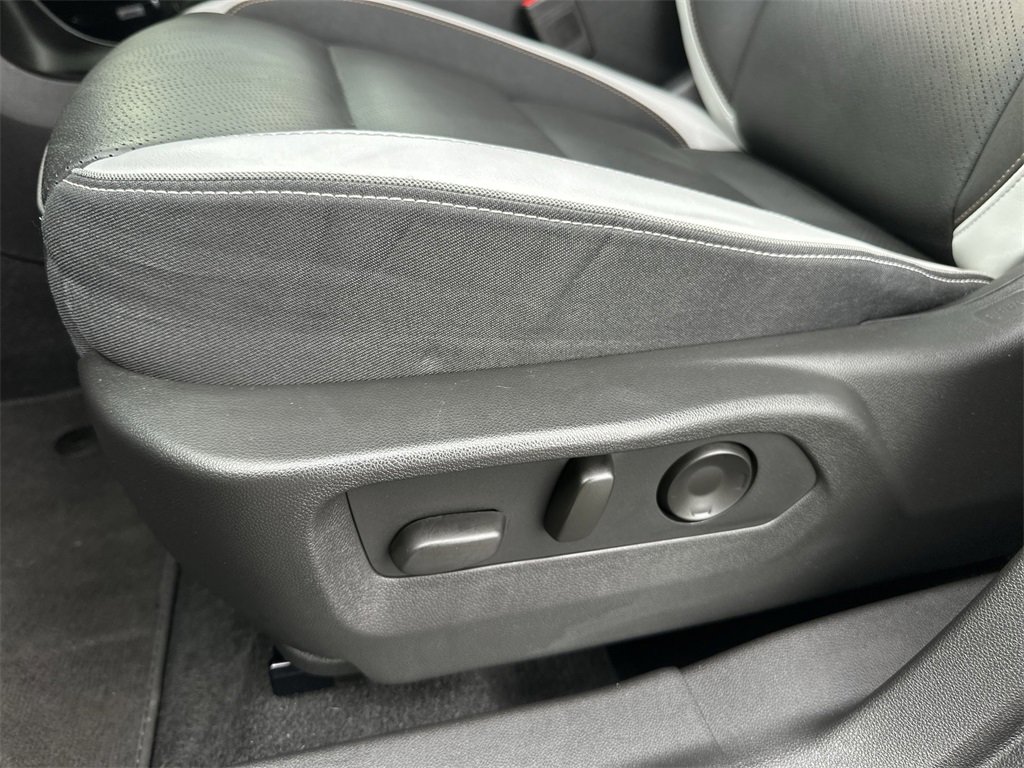 Used 2024 Buick Envision Sport Touring image 12