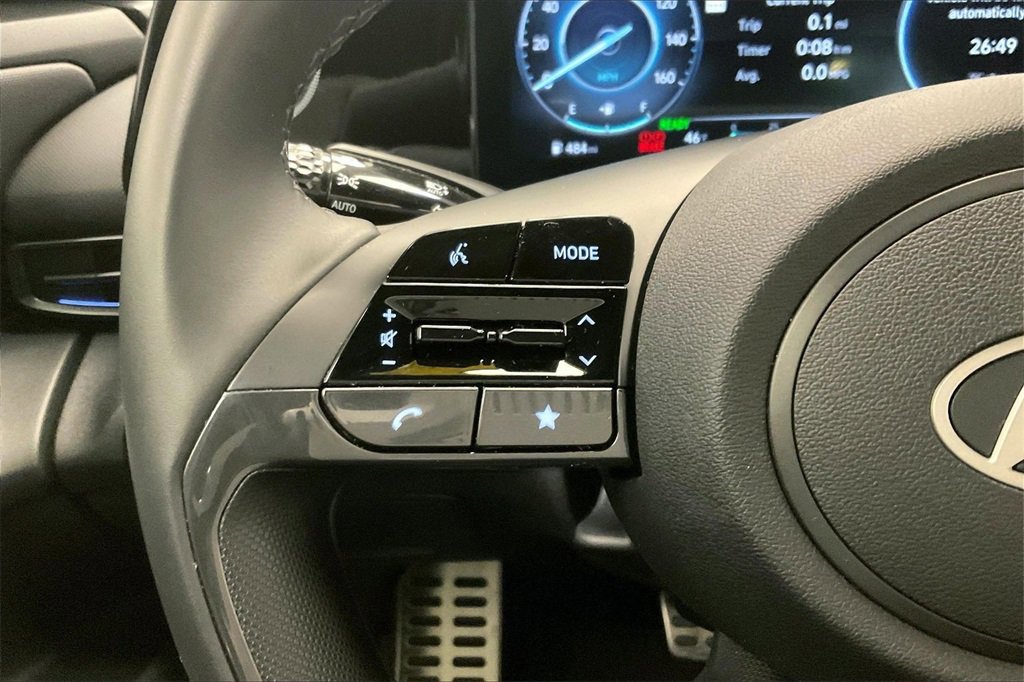 Certified 2025 Hyundai Elantra SEL image 18