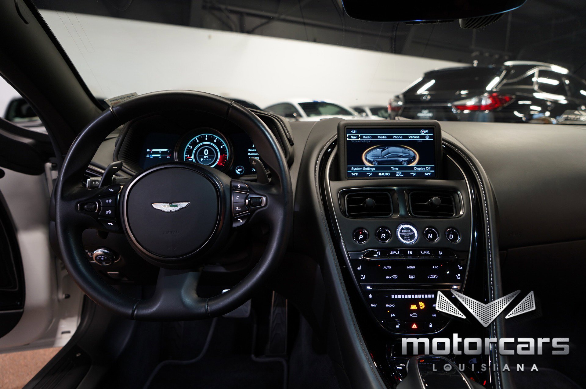 Used 2018 Aston Martin DB11 Coupe image 38