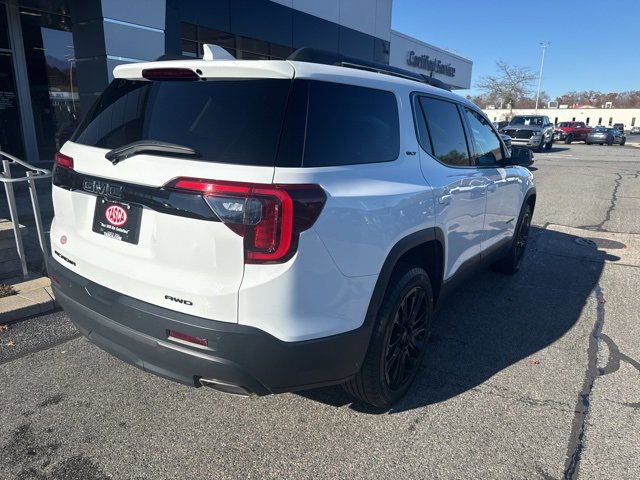 Used 2023 GMC Acadia SLT w/ Elevation Edition image 8