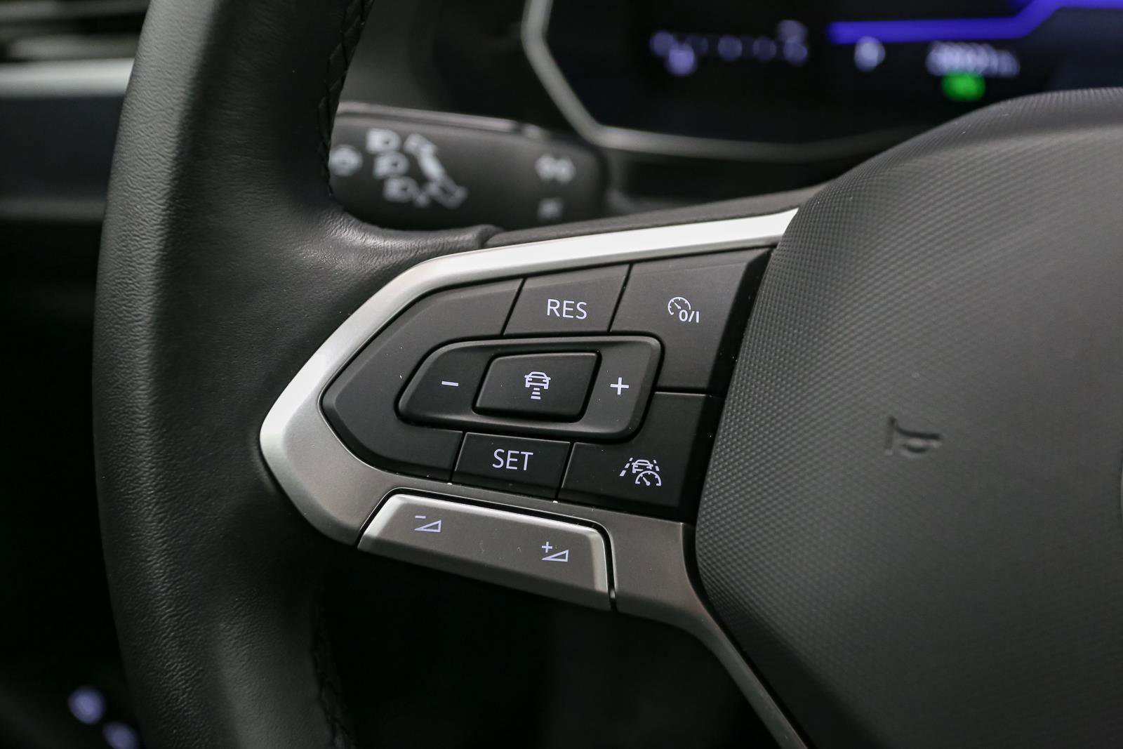 Certified 2024 Volkswagen Jetta SE image 37