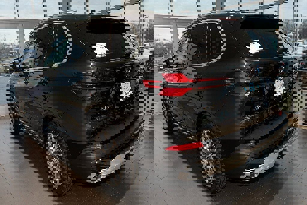 New 2026 BMW X5 xDrive50e w/ Premium Package image 4