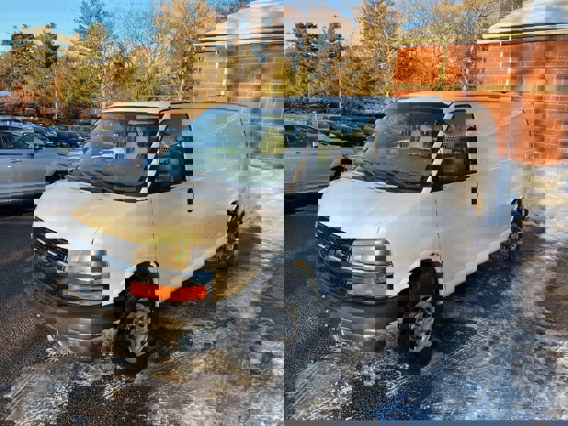 Used 2013 Chevrolet Express 3500 image 1