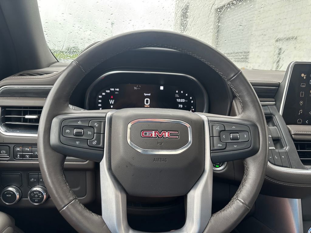 Used 2022 GMC Yukon XL SLT w/ SLT Premium Package RWD image 24