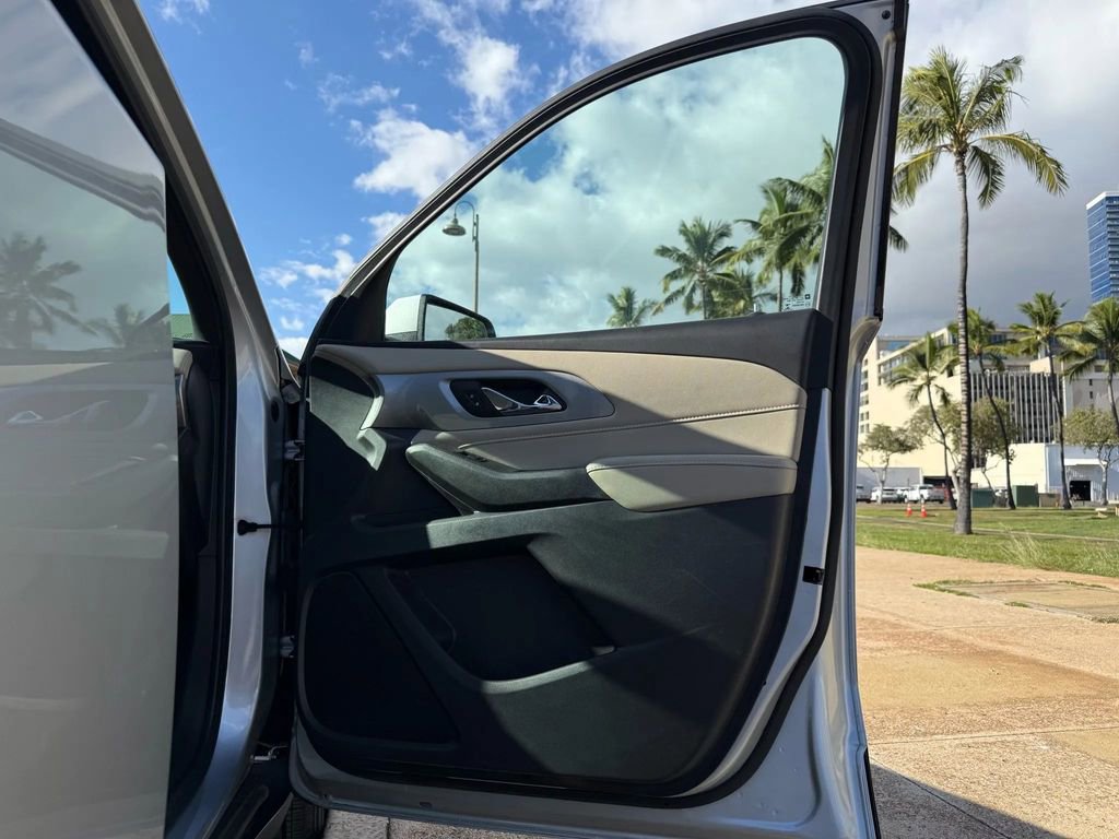 Used 2022 Chevrolet Traverse LT w/ LPO, Cargo Package image 16