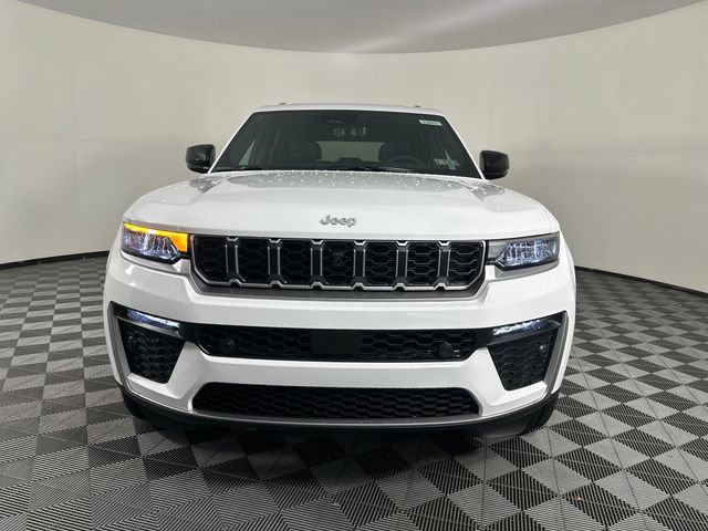 New 2026 Jeep Grand Cherokee Limited w/ Luxury Tech Group II AWD/4WD image 11