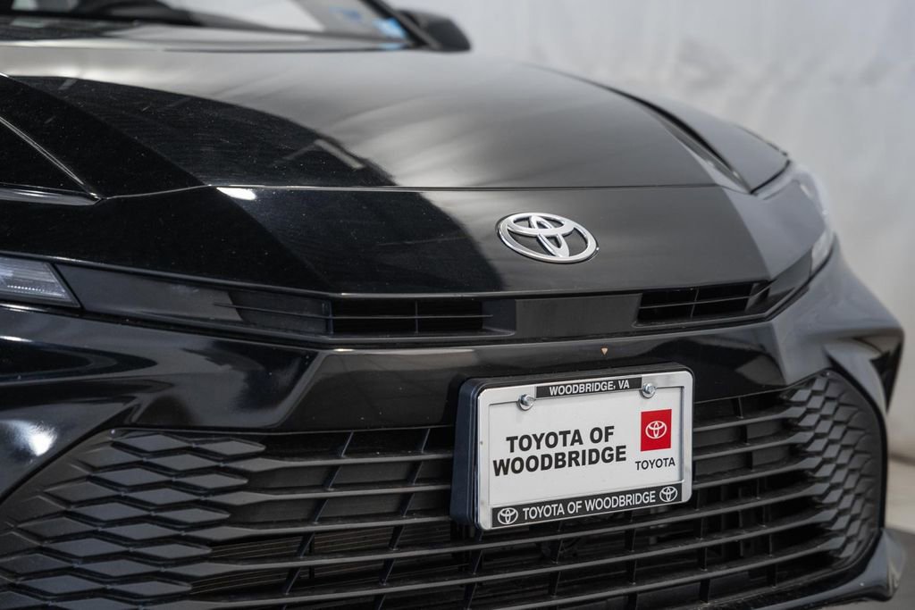 Used 2025 Toyota Camry LE image 10