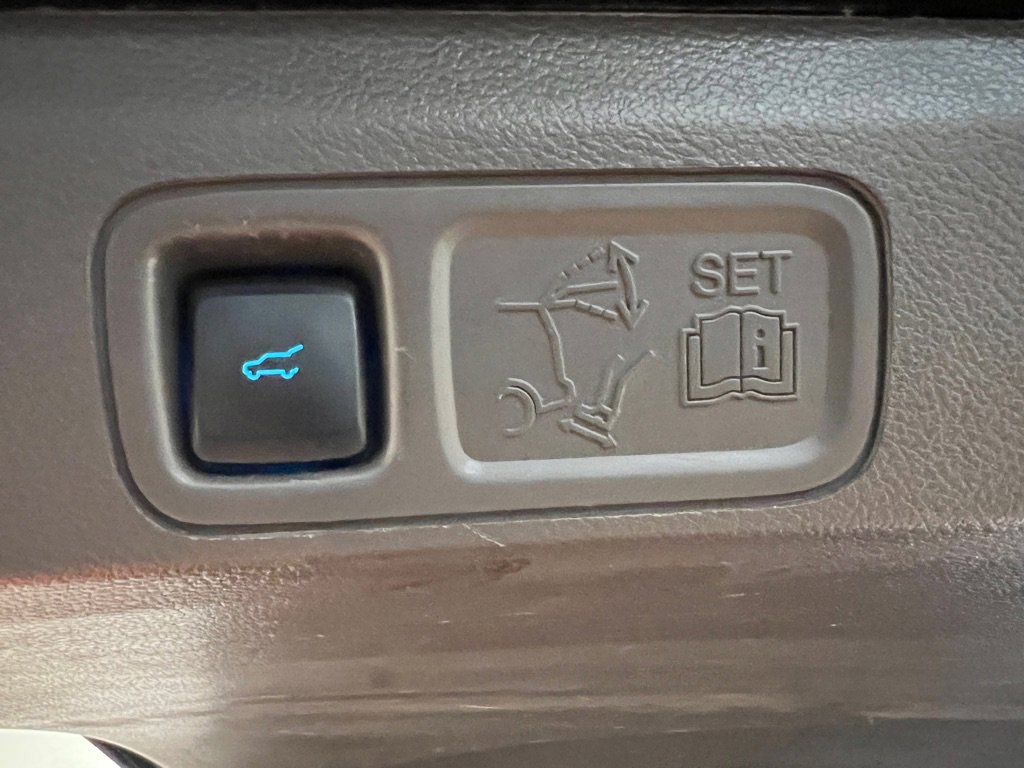 Used 2020 Ford Expedition Limited image 40