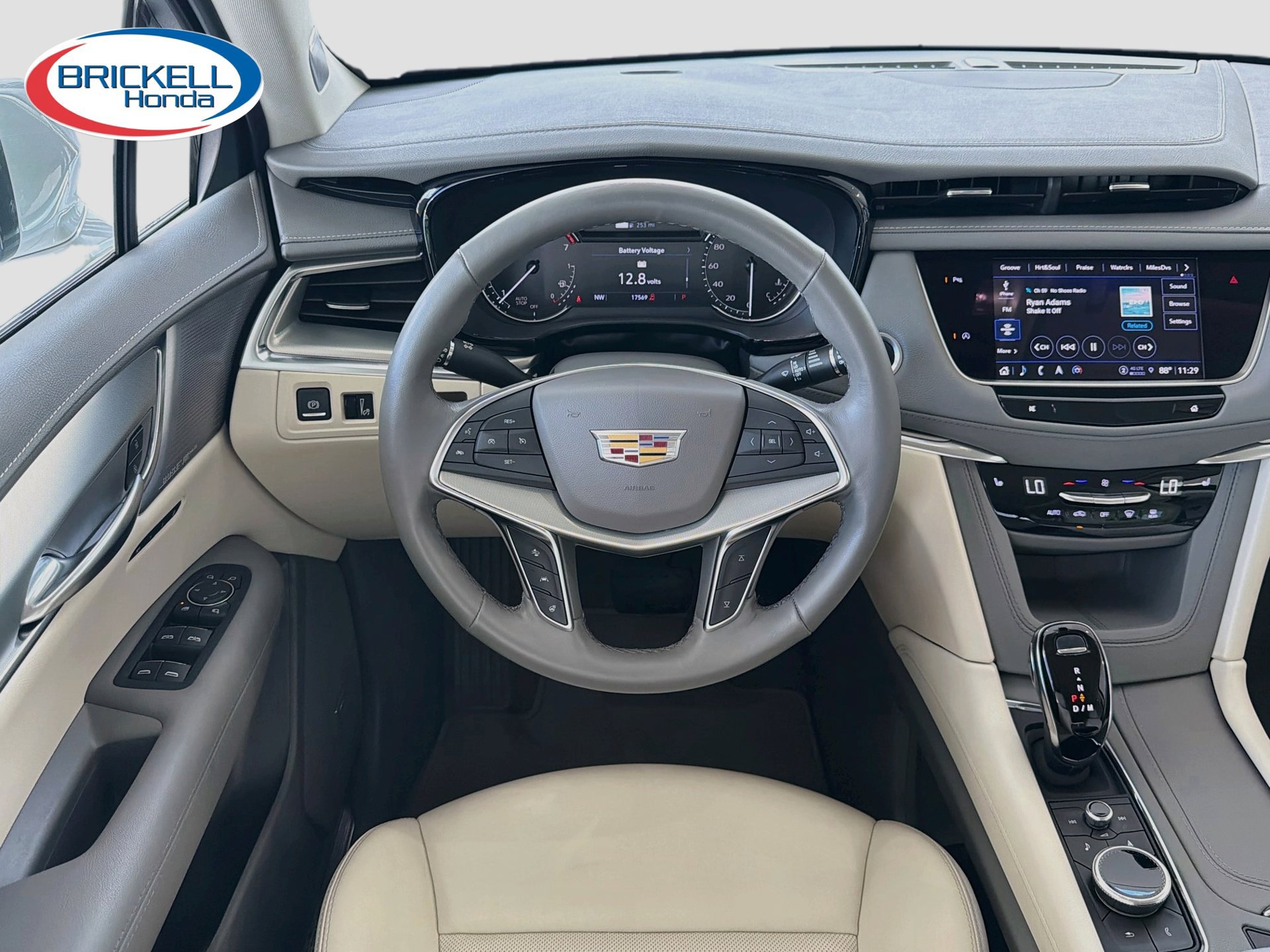 Used 2023 Cadillac XT5 Premium Luxury FWD image 18