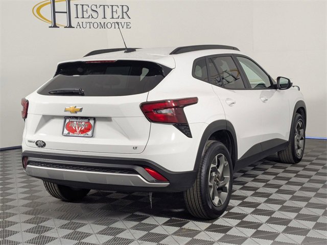 Used 2025 Chevrolet Trax LT w/ LT Convenience Package image 7