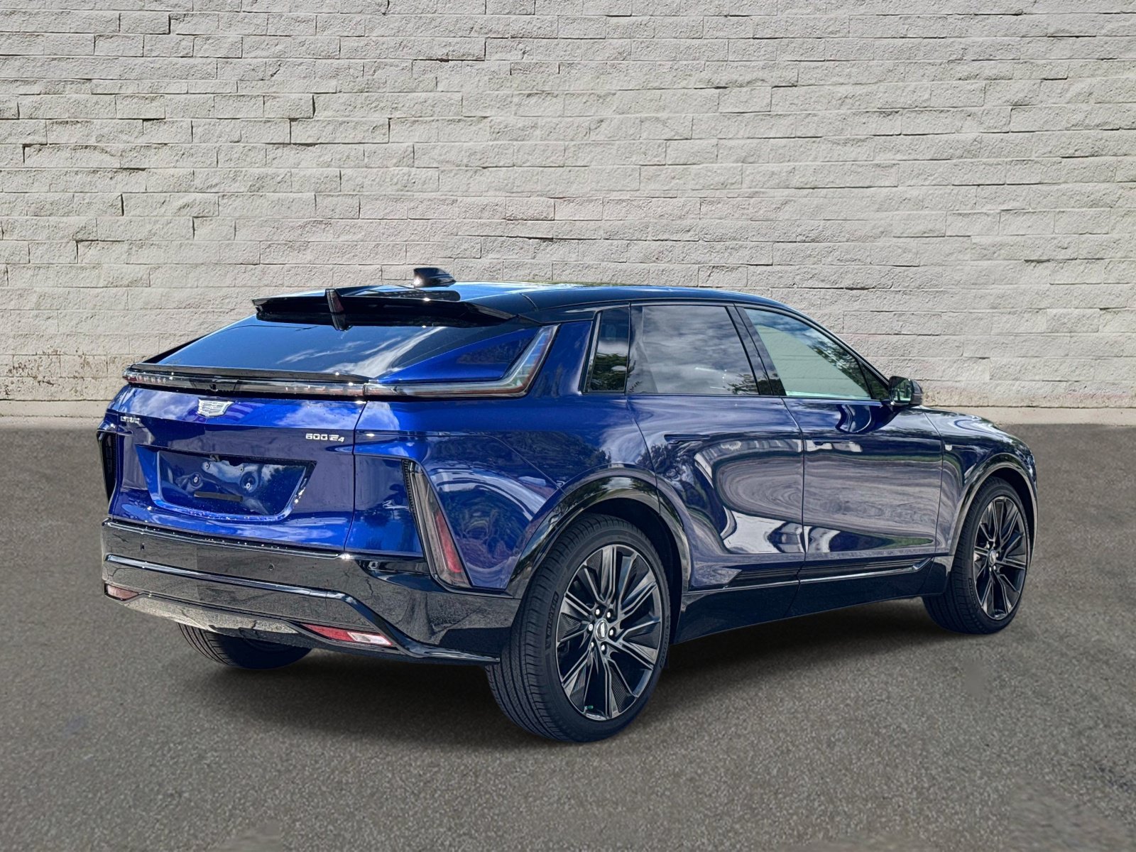 Used 2026 Cadillac Lyriq Signature Sport AWD/4WD image 5