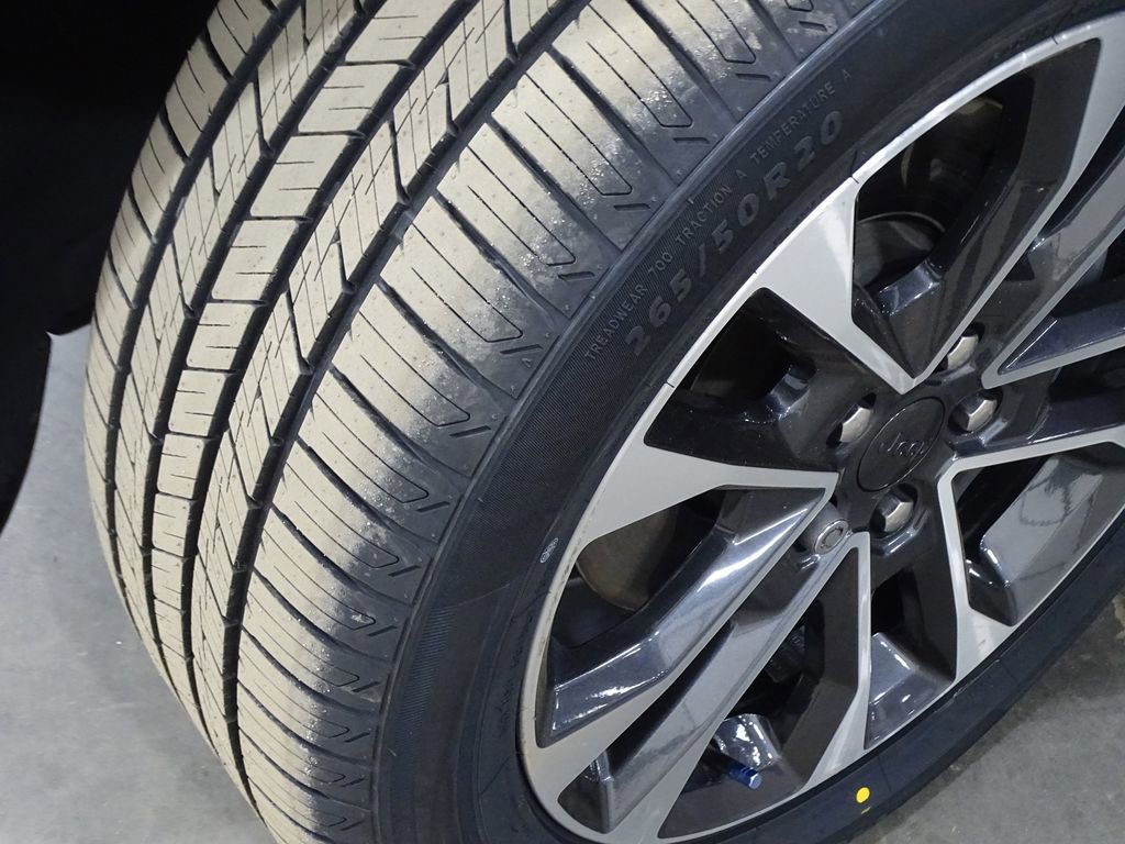 Used 2023 Jeep Grand Cherokee L Overland w/ Advanced Protech Group III image 58