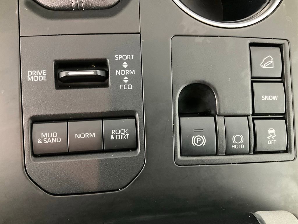 Used 2023 Toyota Highlander LE image 22