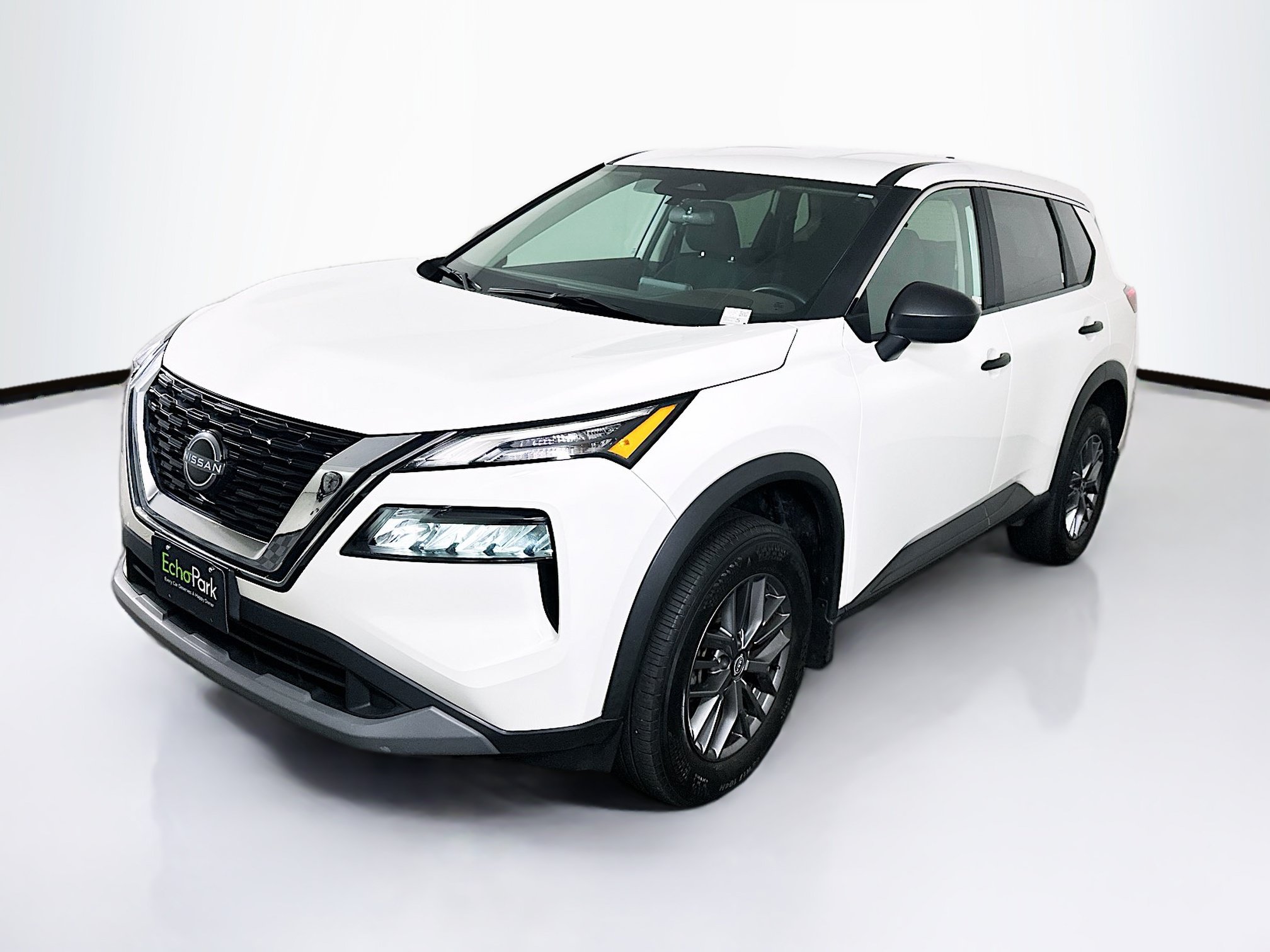 Used 2023 Nissan Rogue S AWD/4WD image 3