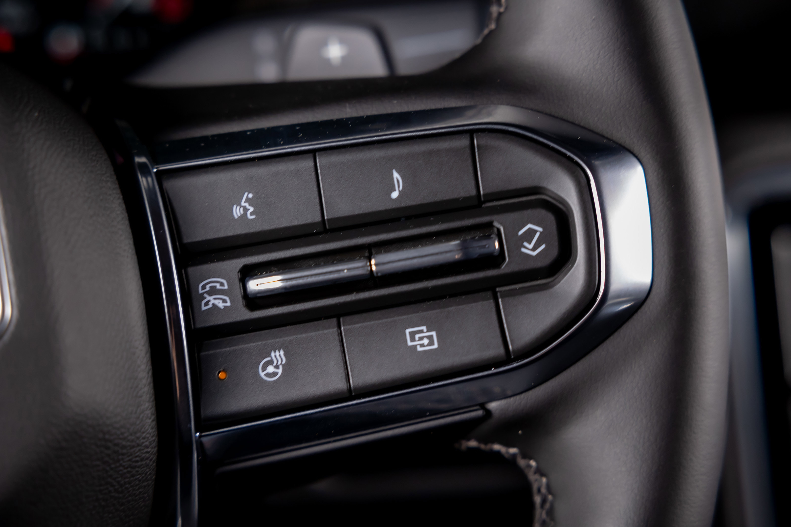 Used 2026 GMC Yukon XL Denali w/ Sun & Power Step Package image 30