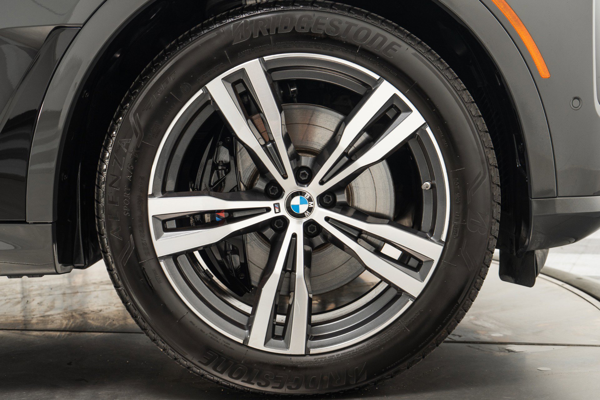 Used 2025 BMW X7 M60i image 43