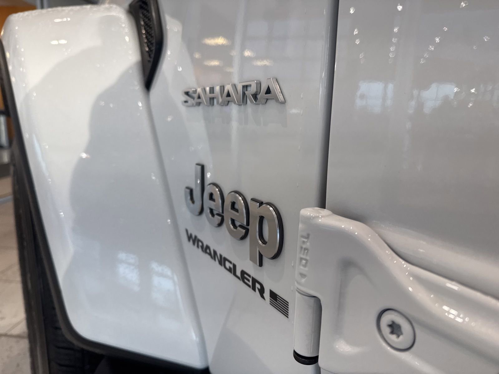 Used 2024 Jeep Wrangler Sahara w/ Technology Group image 15