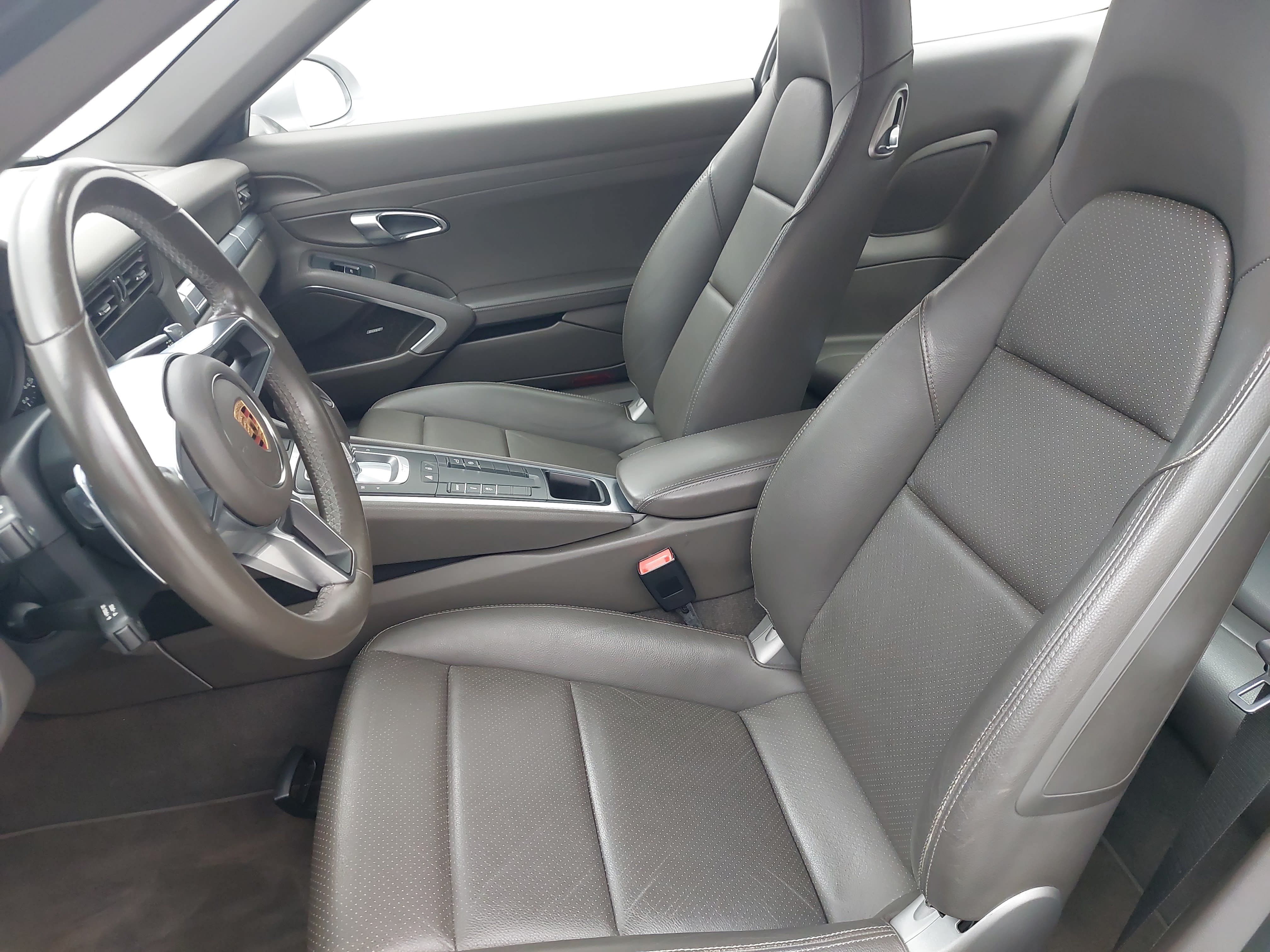 Certified 2018 Porsche 911 Carrera RWD image 5