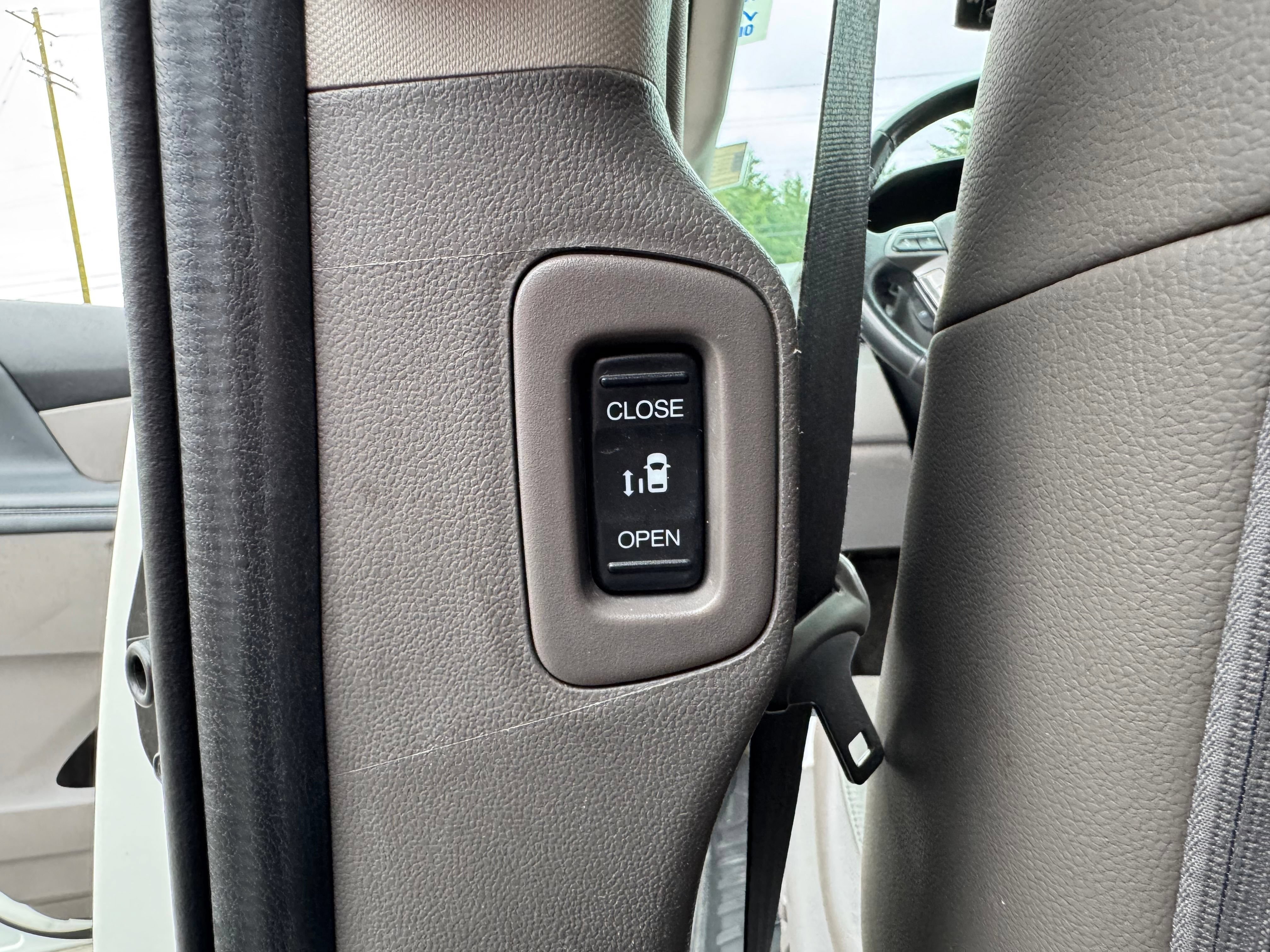 Used 2014 Honda Odyssey Touring Elite image 51
